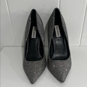 Steve Madden women shoes Glitter Silver Heels Sz 10 runs small Sz 9-8.5 styleto
